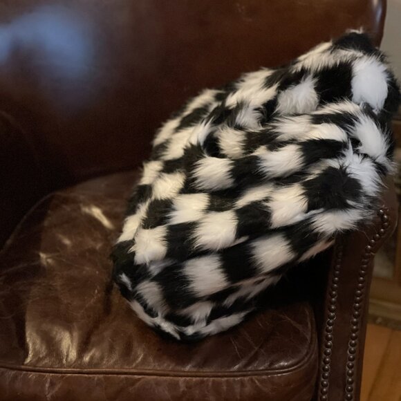 ⭐️HOST PICK⭐️MacKenzie Childs Totally Mod Fab Fur Check Tote! -NEW - Picture 10 of 16